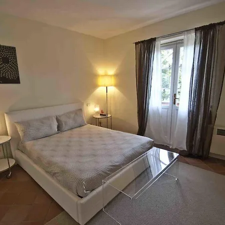 Maria Villa Forte dei Marmi
