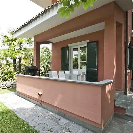 Maria Villa *